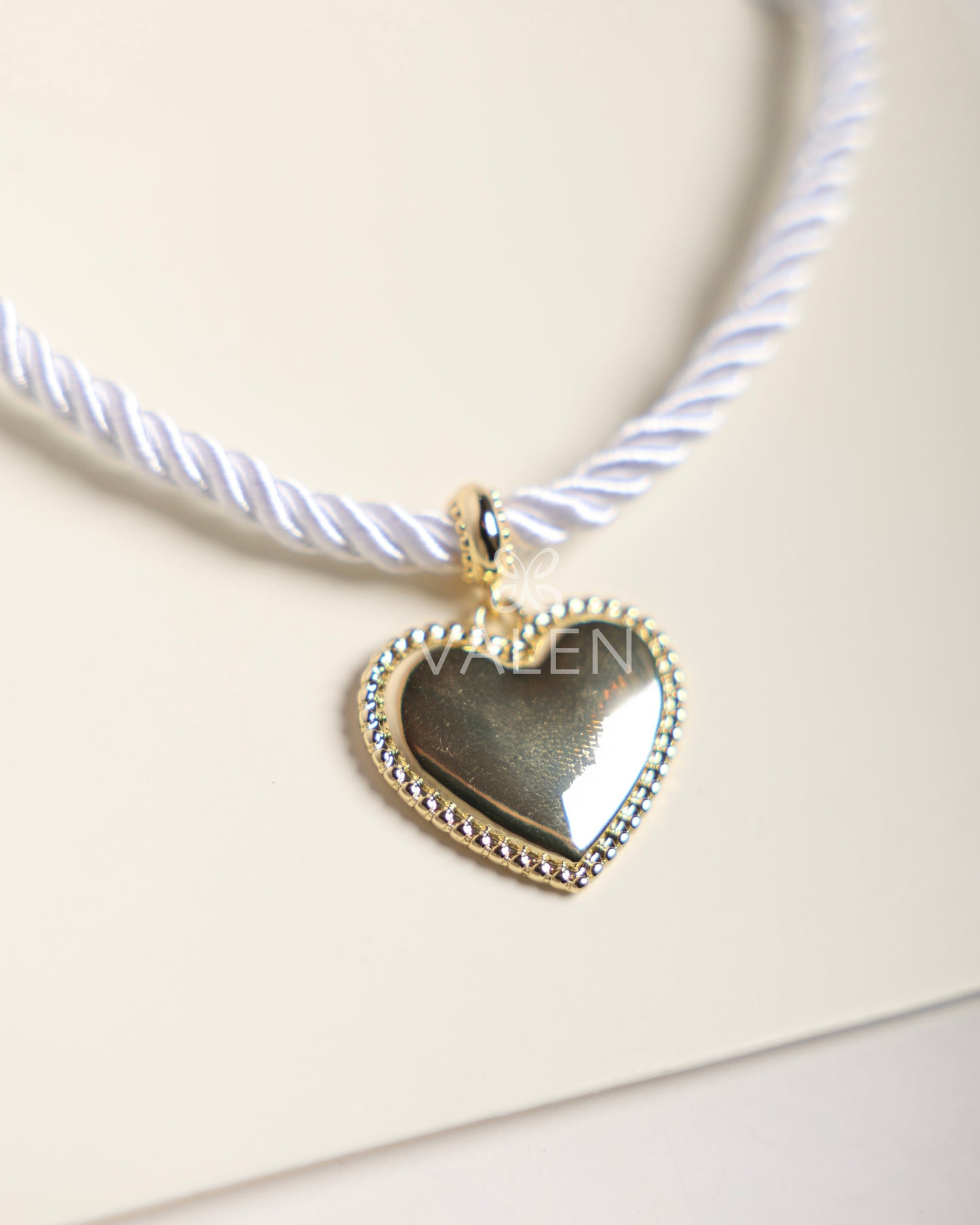 Collar corazón - blanco