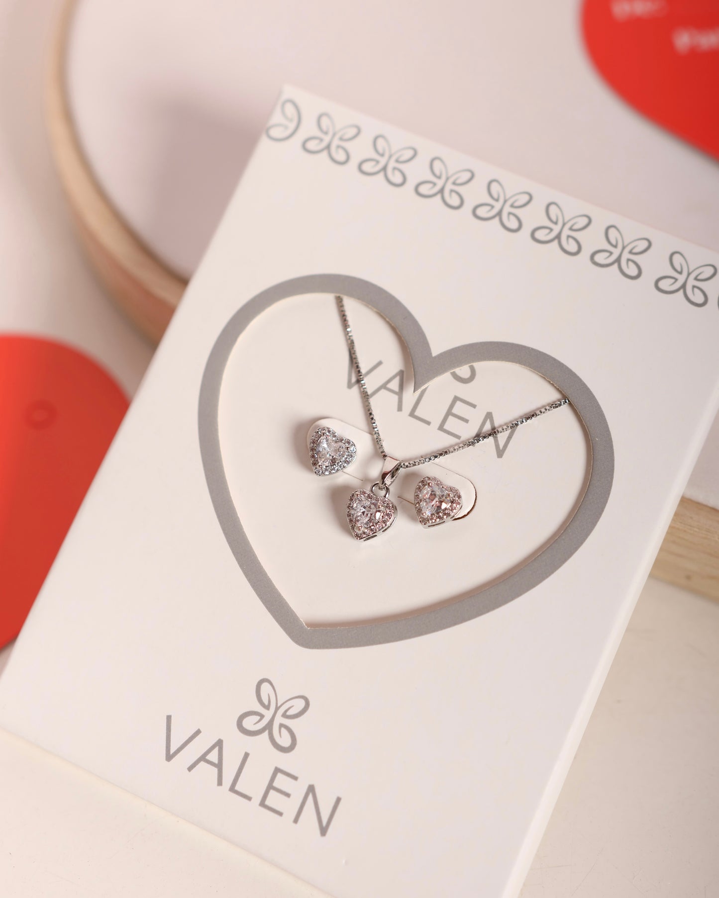 Set corazón y topos plateado