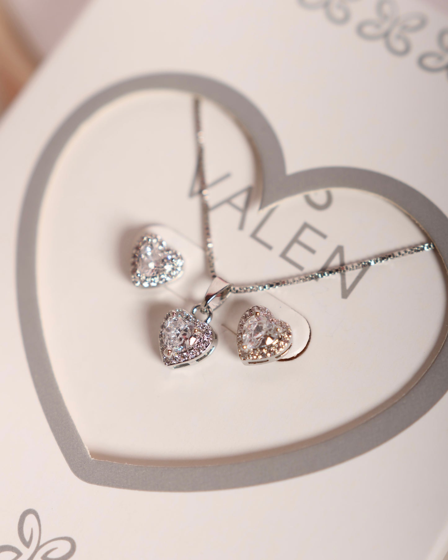 Set corazón y topos plateado