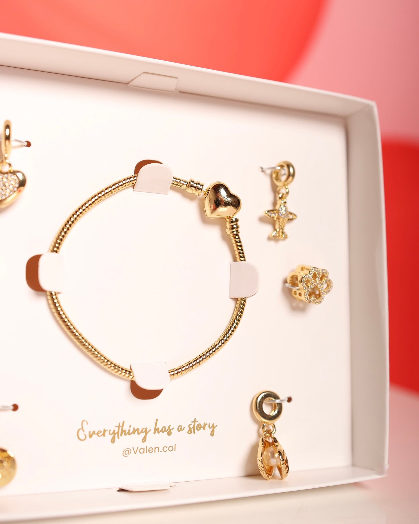 Caja pandora y charms