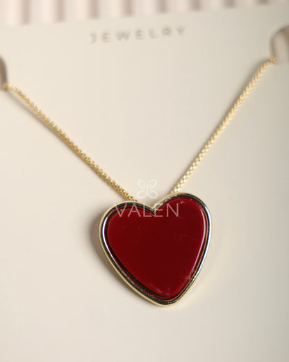 Collar corazón vinotinto