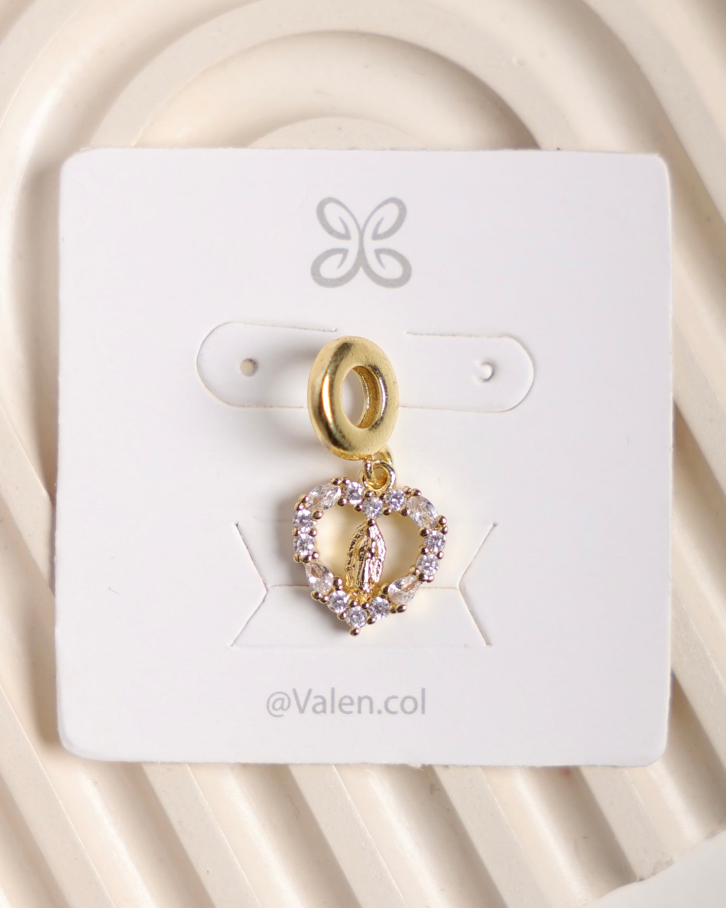 Charm virgen