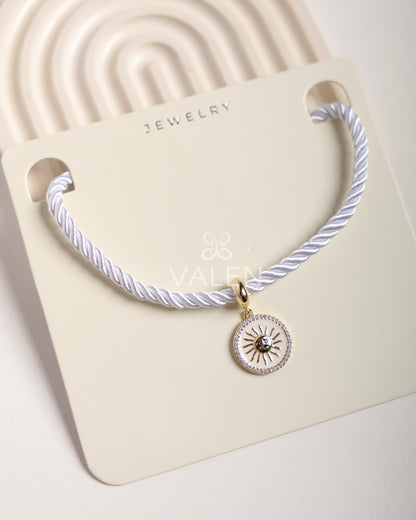 Collar sol blanco