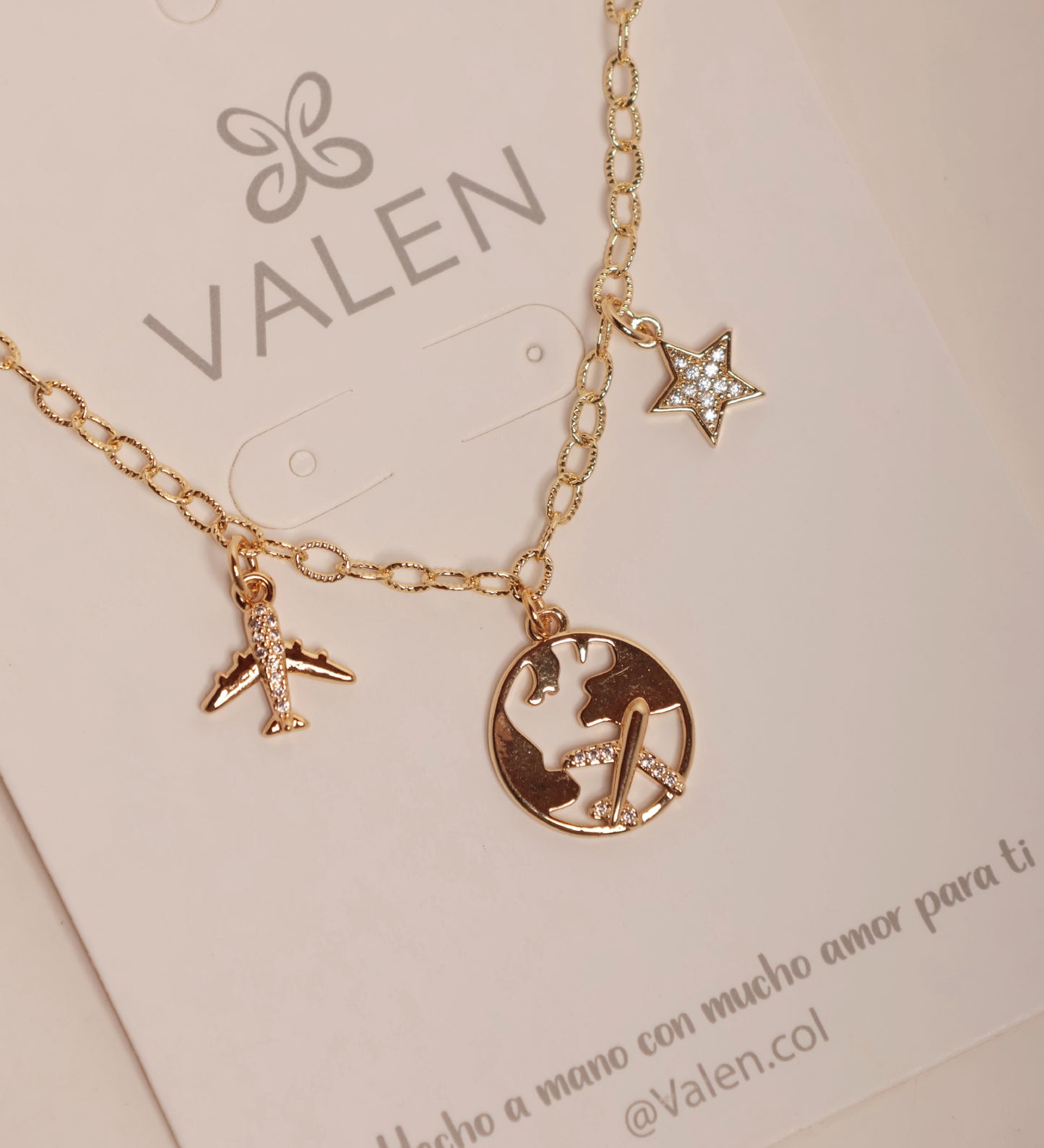 Collar viaje multicharm