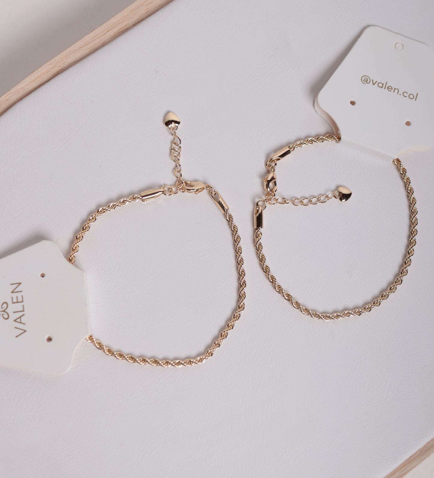 Pulsera entrelazada